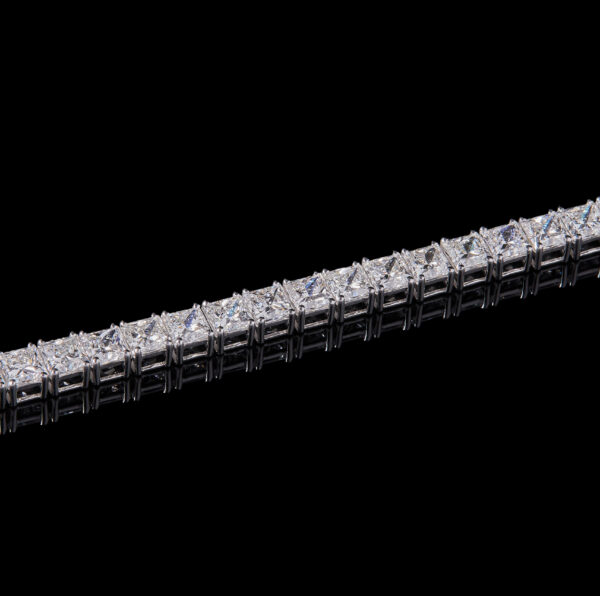 21_AMI JEWELLERS_01-08-26_BI 21_AMI JEWELLERS_01-08-26_BI